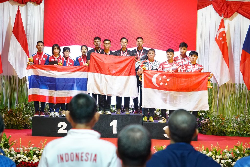 Resmi Ditutup! Tim Terjun Payung Polri Kembali Raih Prestasi Gemilang di Internasional Skydiving Championship Kapolri Cup 2024