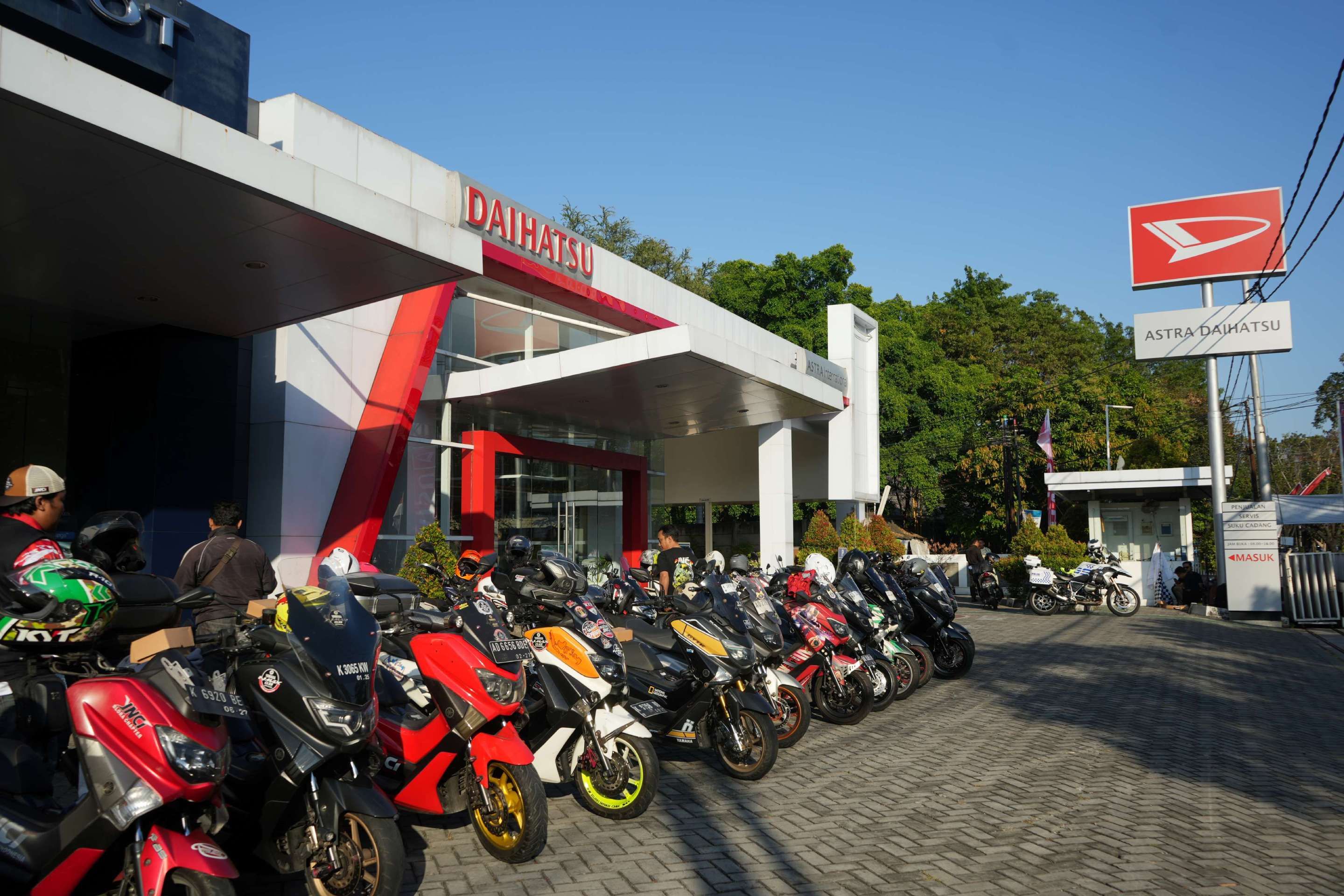 Selain Komunitas Mobil, Komunitas Roda Dua Turut Berpartisipasi Pada Acara Rolling Thunder Di Daihatsu Kumpul Sahabat Solo