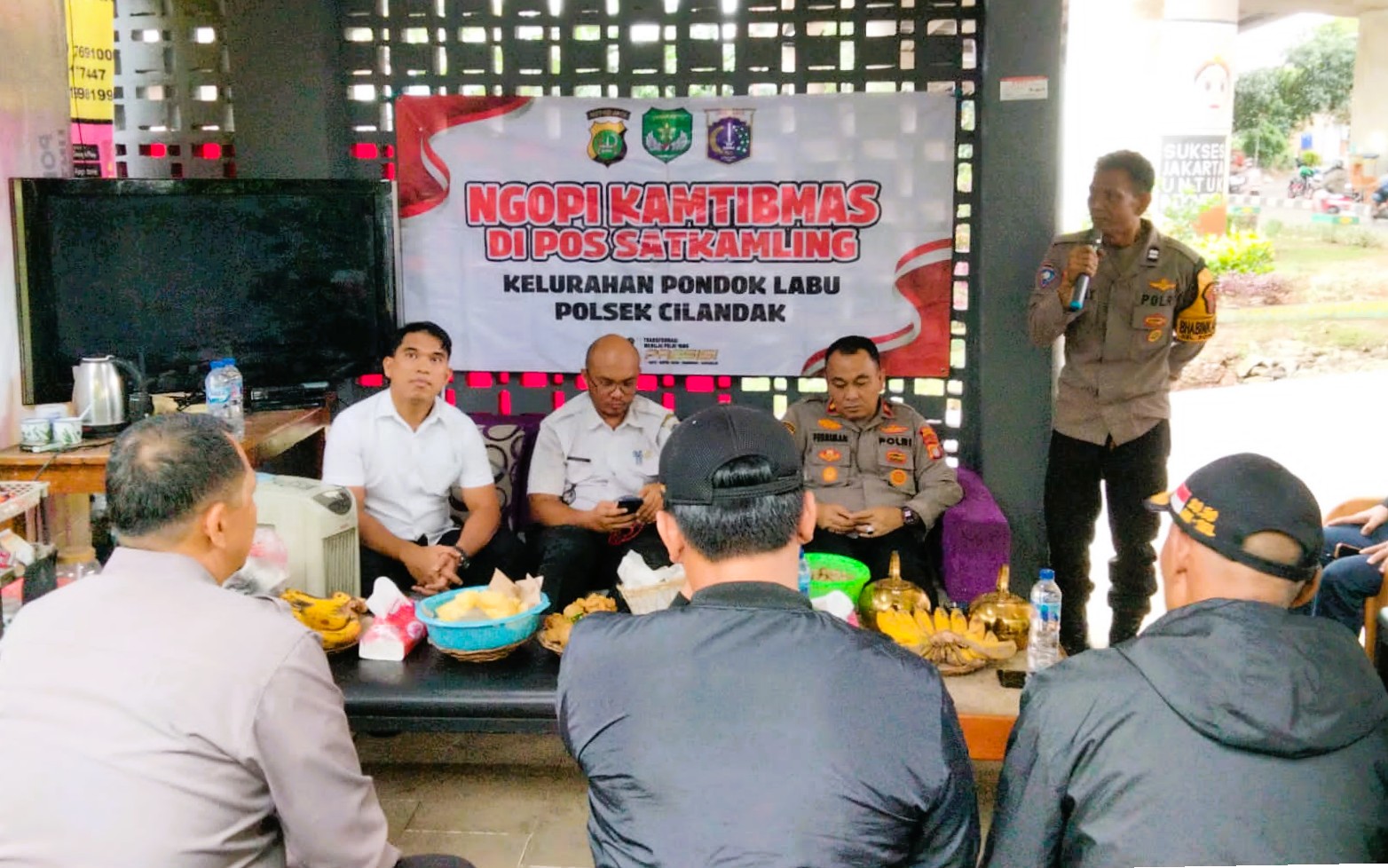 Pererat Silaturahmi, Polsek Cilandak Gelar Ngopi Kamtibmas Warga Pondok Labu