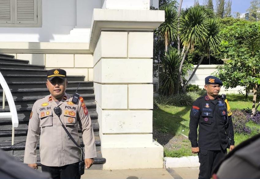 Polres Metro Jakarta Pusat Amankan Ibadah Tahun Baru di Gereja GPIB Immanuel