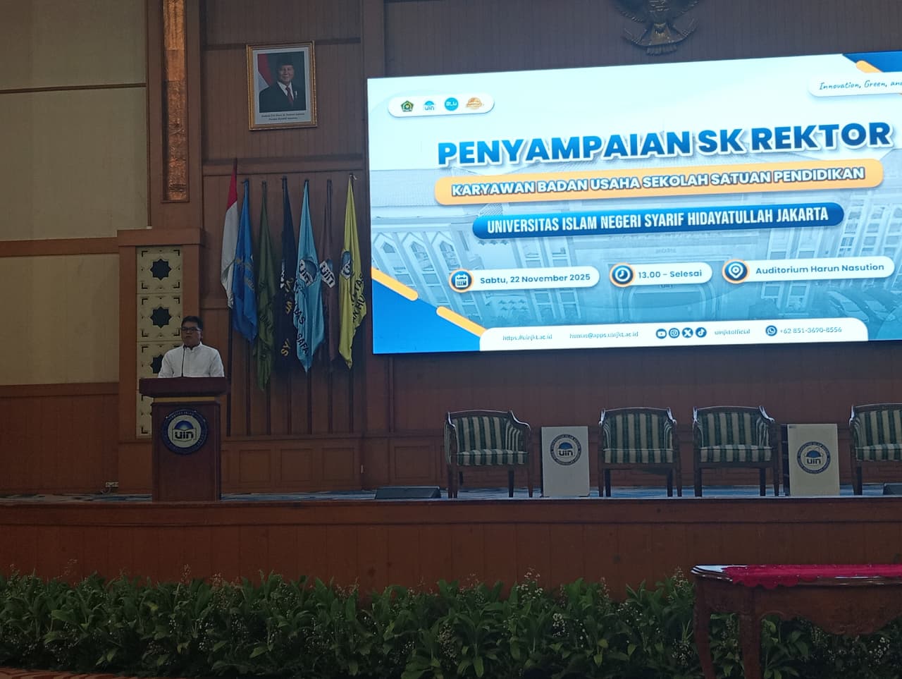 Prof Asep Saepudin Jahar Serahkan SK untuk Ratusan Pegawai Madrasah Pembangunan, TK Ketilang, dan SMA Triguna Utama